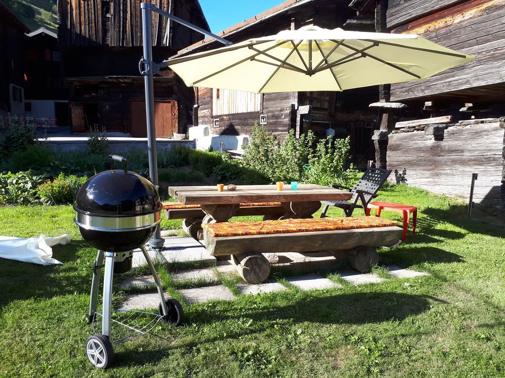 Alpensonne Lägenhet Reckingen Exteriör bild