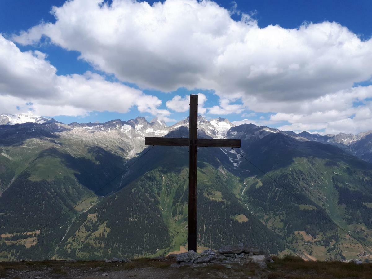 Alpensonne Lägenhet Reckingen Exteriör bild